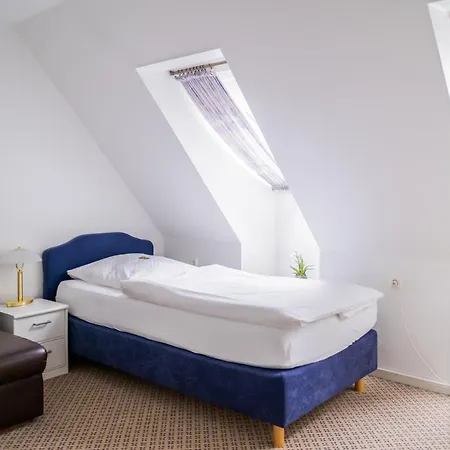 Land-gut-hotel Restaurant Kreuz Meyer Hotell