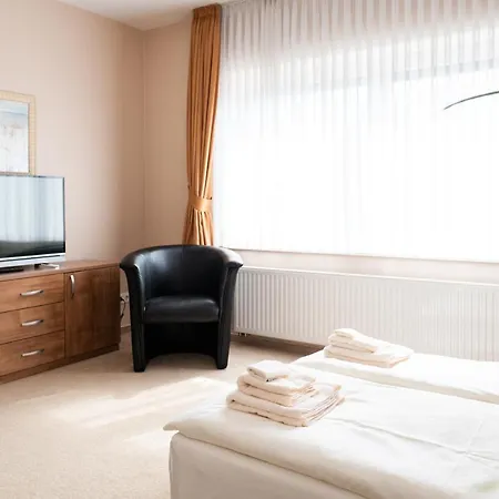 Land-gut-hotel Restaurant Kreuz Meyer Hotell 3*