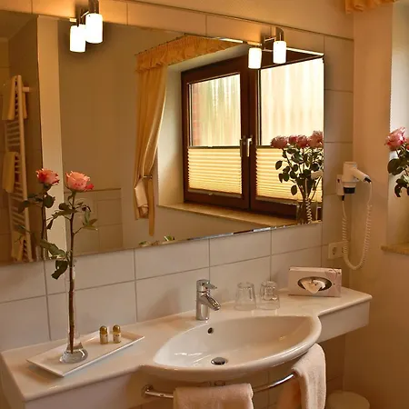 Land-gut-hotel Restaurant Kreuz Meyer