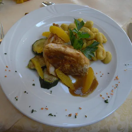 호텔 Land-gut-hotel Restaurant Kreuz Meyer 3*