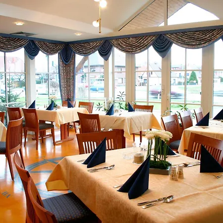 호텔 Land-gut-hotel Restaurant Kreuz Meyer 3*