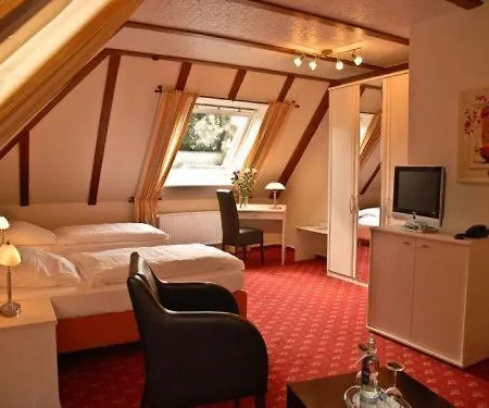 Land-gut-hotel Restaurant Kreuz Meyer 호텔